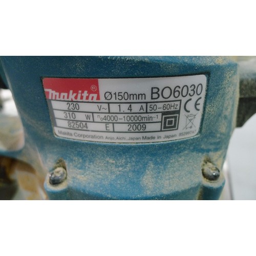 74 - 1 Makita orbital sander type BO6030, 150mm, 240v