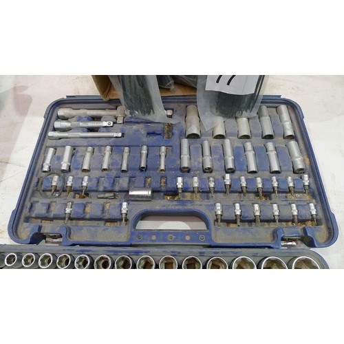 77 - A Draper Expert socket set (some parts missing) and a quantity of cable ties