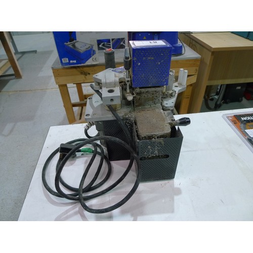 81 - A Felder contour edge banding machine for curved / round edges, 240v - Please note that the attached... 