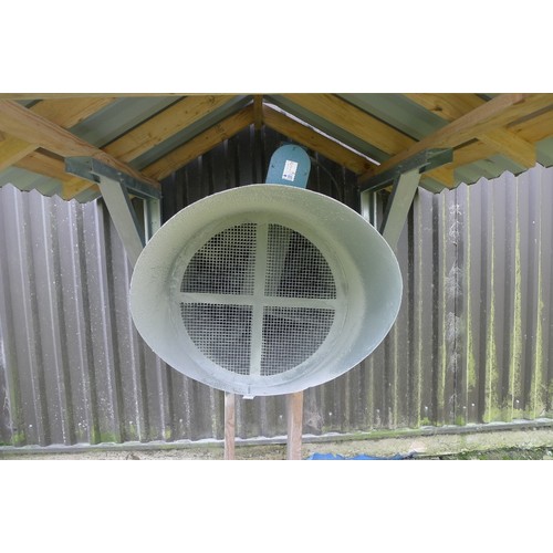 115 - A dry back spray booth filter / extractor by RDM approx 310cm wide x 230cm high. The extraction fan ... 