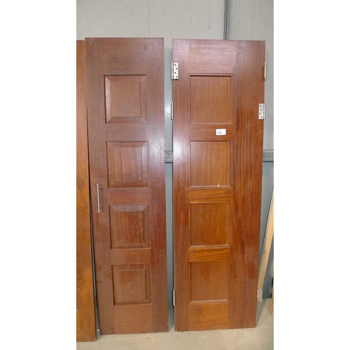 122 - 4 dark wood doors comprising 2 at approx 60 cm wide x 202cm high and 2 at approx 48cm wide x 202cm h... 