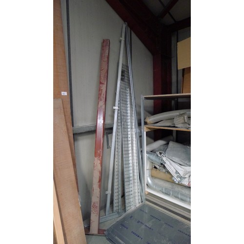 124 - A quantity of various items including dust extraction ducting, metal trunking, a length of metal box... 