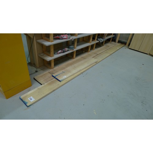 130 - 3 wood boards comprising at approx 434 cm long x 30cm wide x 3.5cm thick, 1 at approx 480cm long x 2... 