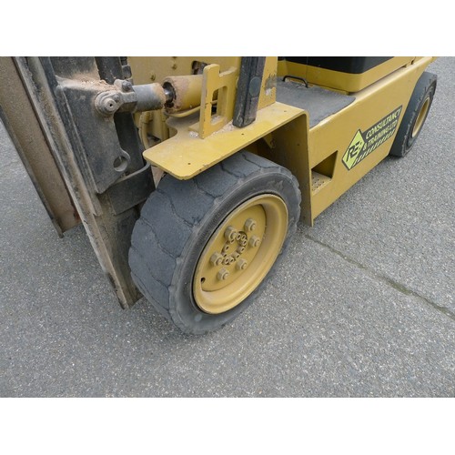 143 - A Daewoo low mast / high lift gas forklift model G30S-2, serial number 09-00621, capacity 3000kg, ma... 