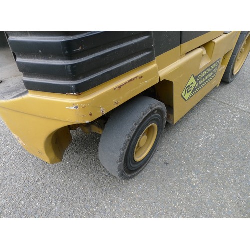 143 - A Daewoo low mast / high lift gas forklift model G30S-2, serial number 09-00621, capacity 3000kg, ma... 