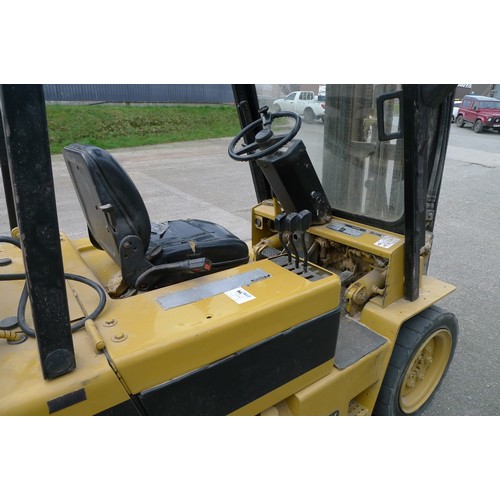 143 - A Daewoo low mast / high lift gas forklift model G30S-2, serial number 09-00621, capacity 3000kg, ma... 