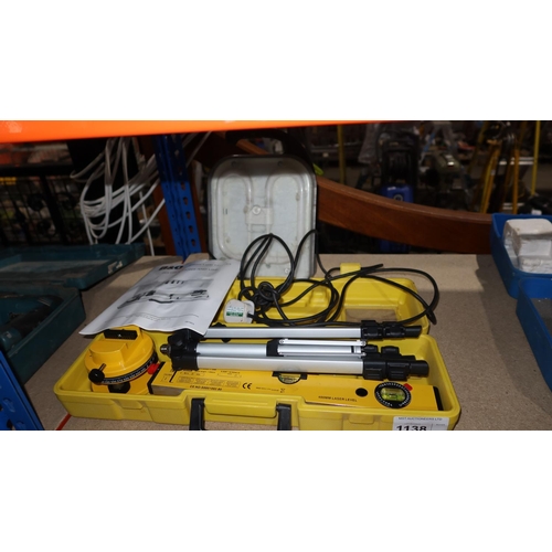 1138 - 1 B&Q 400mm laser level and 1 work light 240v