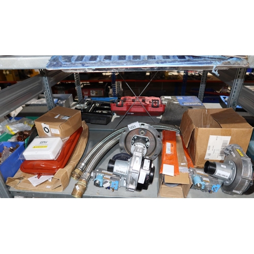 1223 - A quantity of various items including 2 braided hose assemblies, a Rasco type 50DB 5.8H pre mix blow... 