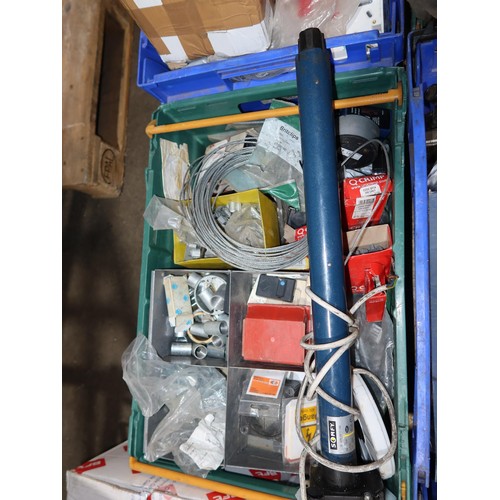 1073 - 1 pallet containing a quantity of various items relating to garage door and gate installation / cont... 