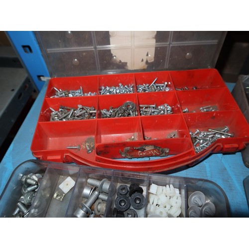 1198 - A quantity of various items including auto fuses, circlips, split pins, insulated terminals etc. Con... 