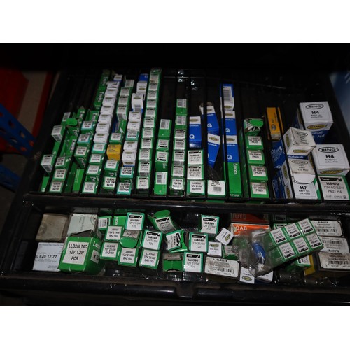 1213 - 2 display racks and 2 display boxes containing a quantity of various auto bulbs. Contents of 2 shelv... 