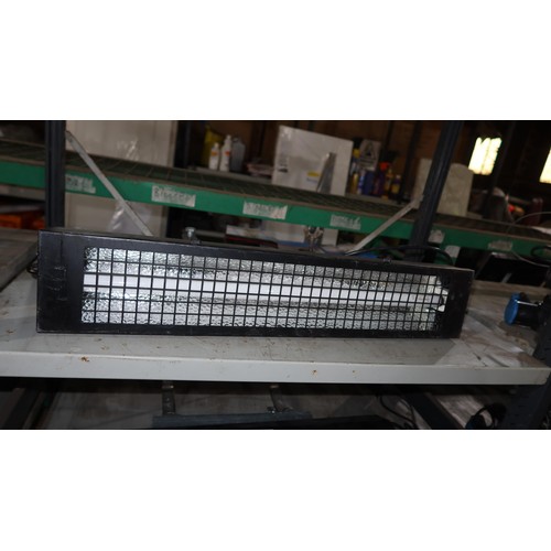 372 - 2 lights type (H) G007/UA (SRL-579A) 240v, each approx 65cm wide. Contents of 2 shelves