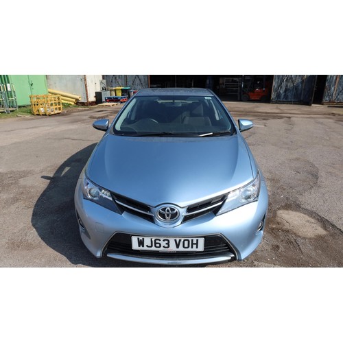 1719 - Toyota Auris Icon Valvematic  5 dr hatchback, Blue, Reg WJ63 VOH,  1st reg 30/09/2013, 6 spd manual ... 