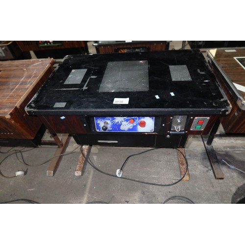 3030 - A vintage arcade cocktail /table top video game machine - The glass top is loose and requires securi... 