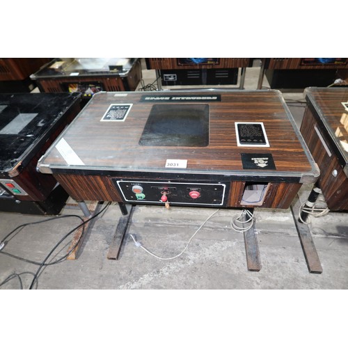 3031 - A vintage arcade cocktail /table top video game machine by Shoei type Space Intruders - The hinged g... 