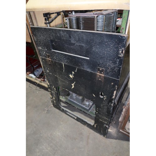 3046 - A vintage Ditchburn jukebox type 1958 MK2R Music Maker 30, 45rpm. This is a vintage Jukebox suitable... 