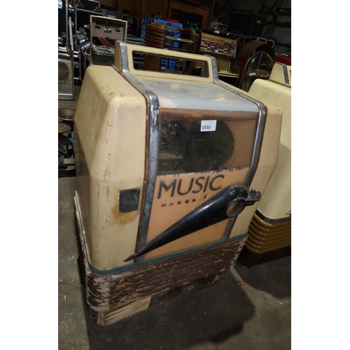 3050 - A vintage Ditchburn jukebox cabinet type MK2 Music Maker 16, 78rpm, (circa 1947-1950). This is a vin... 
