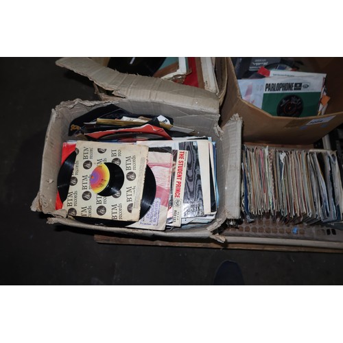 3064 - 1 pallet containing a quantity of various vinyl records comprising mainly 45rpm singles with some 78... 