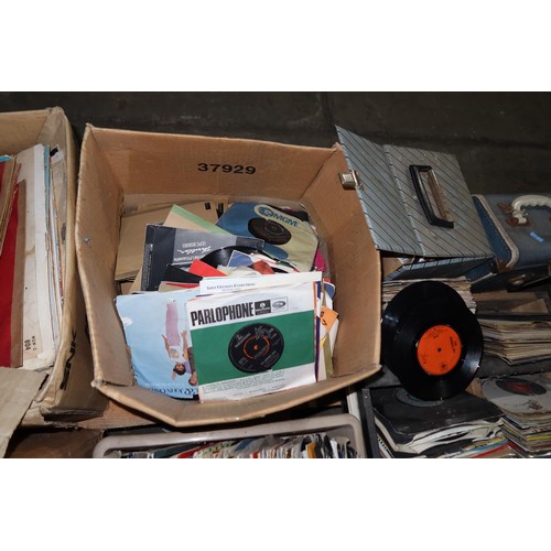 3064 - 1 pallet containing a quantity of various vinyl records comprising mainly 45rpm singles with some 78... 