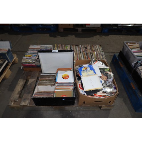 3065 - 1 pallet containing a quantity of various vinyl records comprising mainly 45rpm singles. Not practic... 