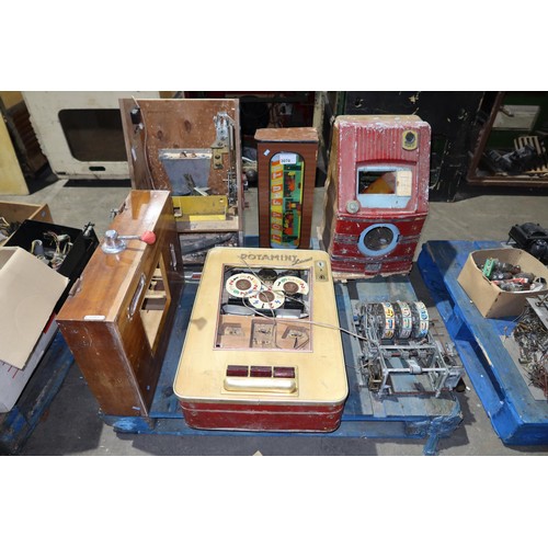 3070 - 1 pallet containing 6 various vintage items comprising of a Rotamint Luxus wall mounted slot machine... 