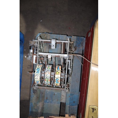 3070 - 1 pallet containing 6 various vintage items comprising of a Rotamint Luxus wall mounted slot machine... 