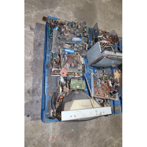 3075 - 1 pallet containing a quantity 3 x various vintage small CRT monitors and various CRT monitor chassi... 