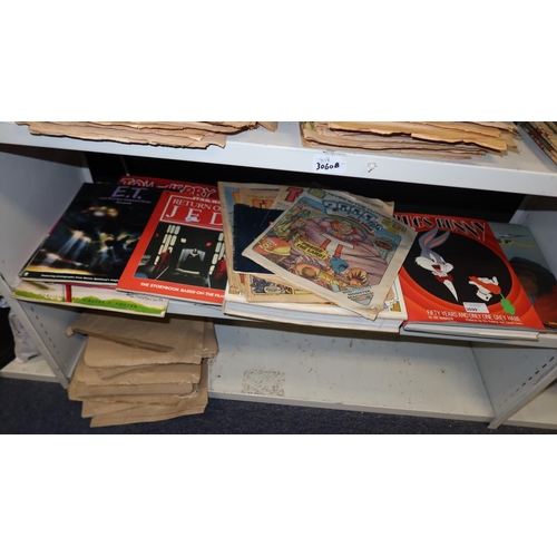 3099 - A quantity of various vintage comic books, annuals and cartoon related books, contents of 1 shelf