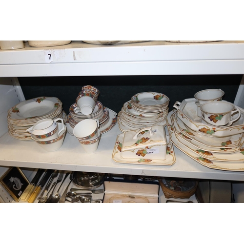 3181 - A quantity of floral patterned dinner and tea ware (one shelf)