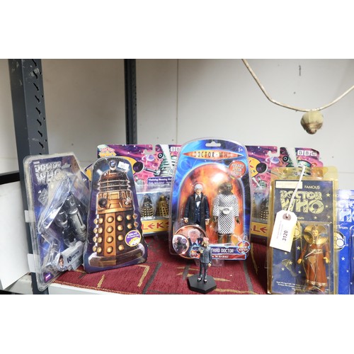 3120 - A quantity of various Doctor Who collectibles including sealed character option figures the 3rd Doct... 