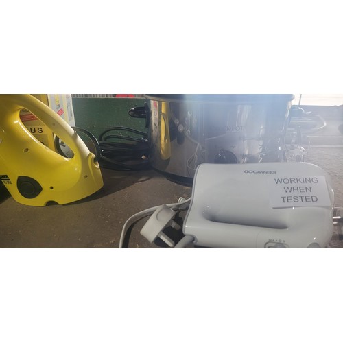 1020 - A quantity of various catering and cleaning items inc a Cookworks blender, window vacuum and steamer... 