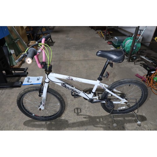 2089 - A 20 inch BMX bike by Redemption