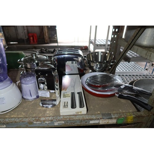 1020 - A quantity of various catering and cleaning items inc a Cookworks blender, window vacuum and steamer... 