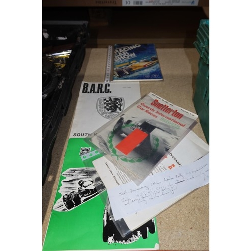 141 - A quantity of various vintage car related items including 2 x AA badges,  manufacturers badges, prog... 