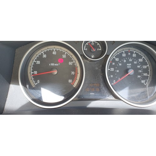 169 - Vauxhall Astra Twin Top Sport 2 dr Convertible, Silver, reg SH06 VKF, 1st reg. 23/05/2006, 5 spd man... 