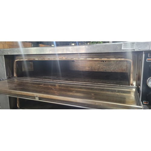 1140 - A commercial stainless steel 2 drawer Pizza oven by Lincat purchased 2019, type PO630-2, comes with ... 