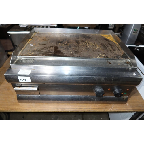 1117 - A commercial stainless steel electric griddle by Lincat - trade