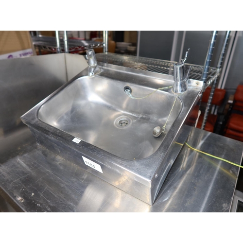 1185 - A commercial stainless steel hand basin