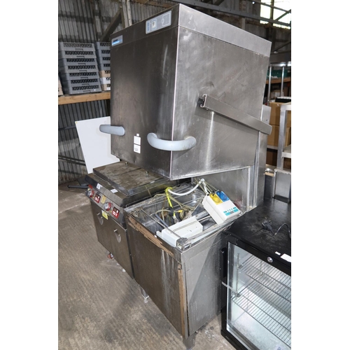 1220 - A commercial stainless steel pass through dishwasher by Winter Halter type GS502 - trade