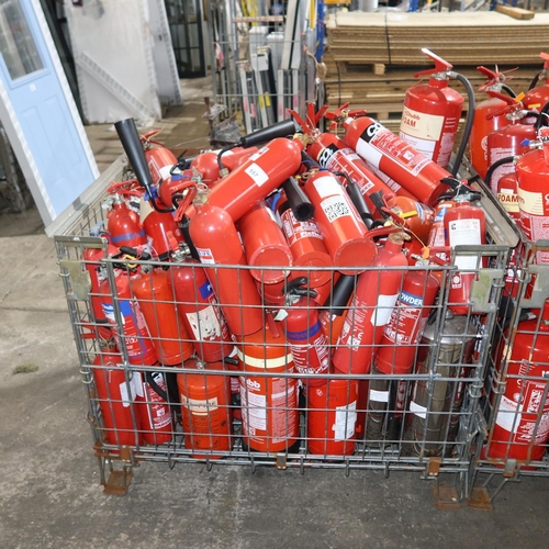 557 - A quantity of various fire extinguishers - Contents of 1 stillage which is not included