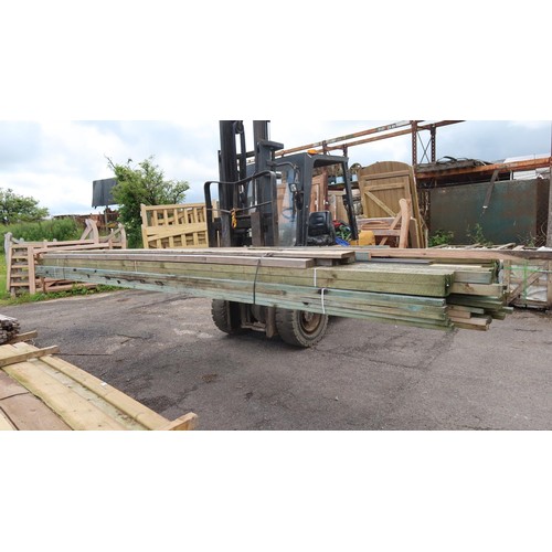 904 - A qty of timber to inc 5x2.5cm, 14x2.5cm, 7x4.5cm etc. Lengths vary up to 540cm