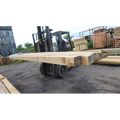 914 - A qty of timber to inc 22x2cm, 12.5x12.5cm. Lengths vary up to 480cm