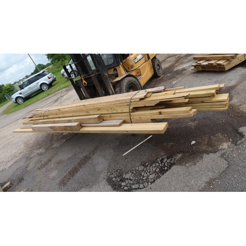 947 - A qty of timber to inc 7.5x2cm, 15x2.5cm etc. Lengths vary up to approx 490cm