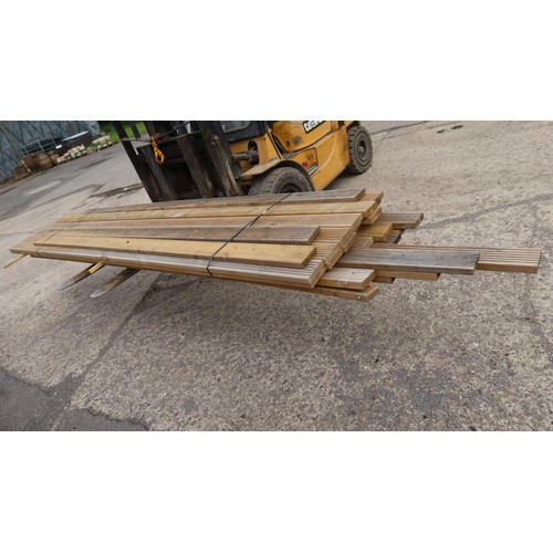 949 - A qty of various decking boards, approx 12x3cm. Lengths vary up to 330cm