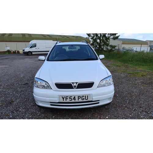 542A - Vauxhall Astra Van LS CDTI Van . Reg YF54 PGU, 1st reg 21.12/2004, White, car derived van, 5 speed m... 