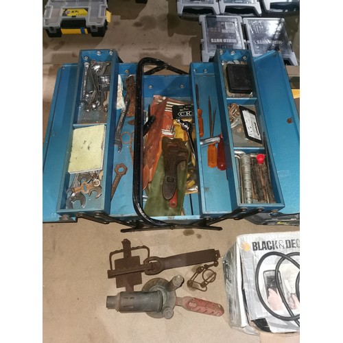 403 - 1 tile cutter, 1 wall paper stripper, 1 vintage trap, 1 vintage blow torch and 1 blue metal tool box... 