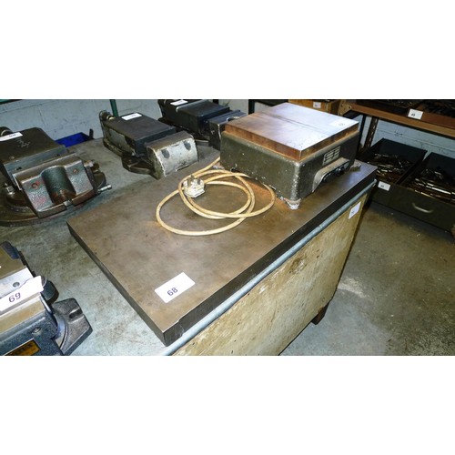 68 - A 10 inch square demagnetizing block 240v and 1 metal plate approx 40 x 76cm