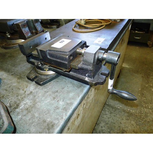 69 - 1 rotating machine vice by Mertex, 5 inch - with handle