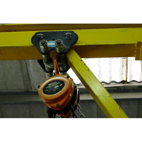 118 - 1 yellow metal portable gantry crane fitted with a Morris travelling cradle and a Sealey 1000kg chai... 