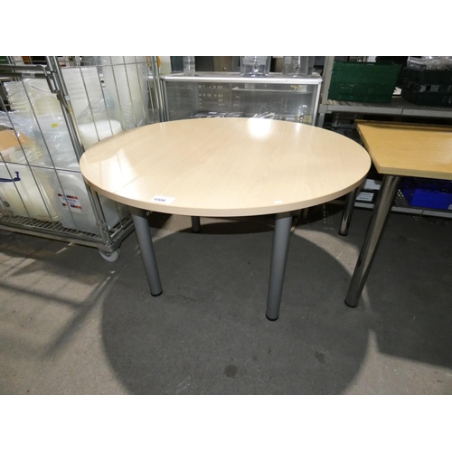 1006 - A round office/cafe type table with removable legs approx 120cm